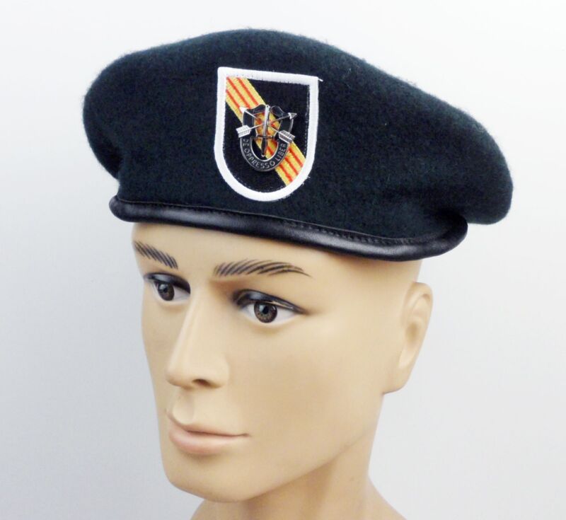 US ARMY GREEN BERET SPECIAL FORCES HAT & SFG GREEN BERET BADGE SIZE XL