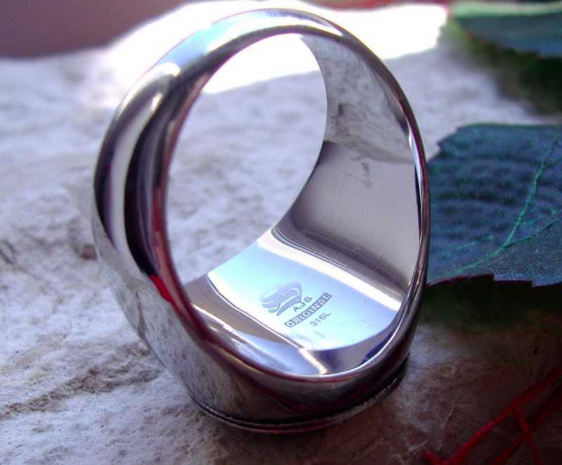 FREE SHIPPING -  SPECIAL FORCES DE OPRESSO LIBER AIRBORNE GREEN BERETS