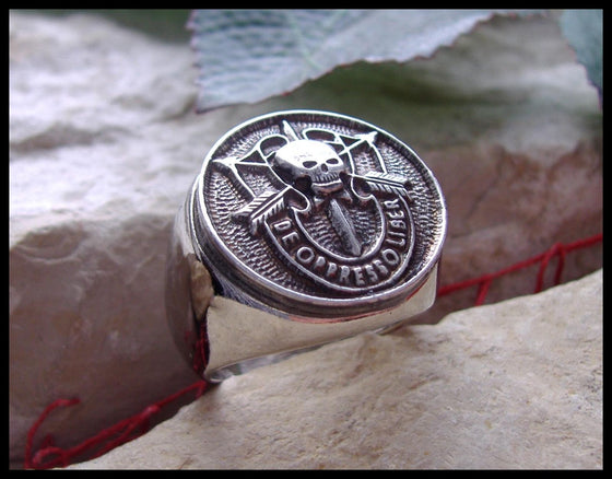 FREE SHIPPING -  SPECIAL FORCES DE OPRESSO LIBER AIRBORNE GREEN BERETS