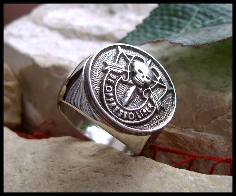 FREE SHIPPING -  SPECIAL FORCES DE OPRESSO LIBER AIRBORNE GREEN BERETS